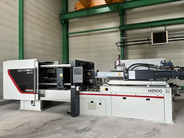Presse à injecter NEGRI BOSSI 300T CANBIO H 2100 An 2014 (2)
